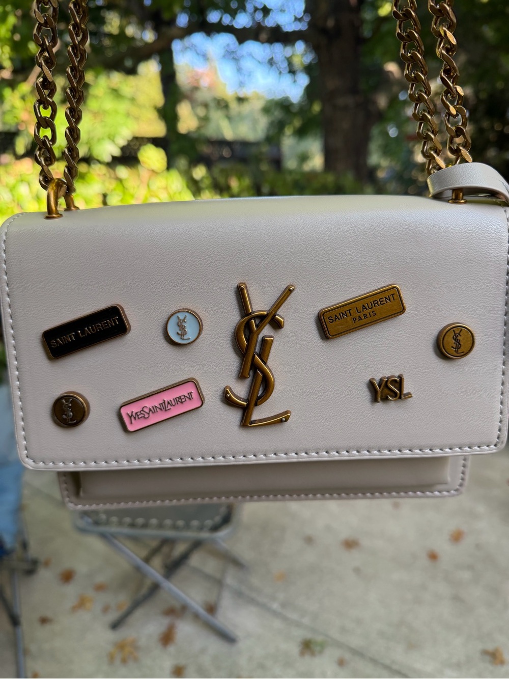 💕Fashion Bag💕 Cream Leather Shoulder Bag with Gold Hardware and Pink Accent
